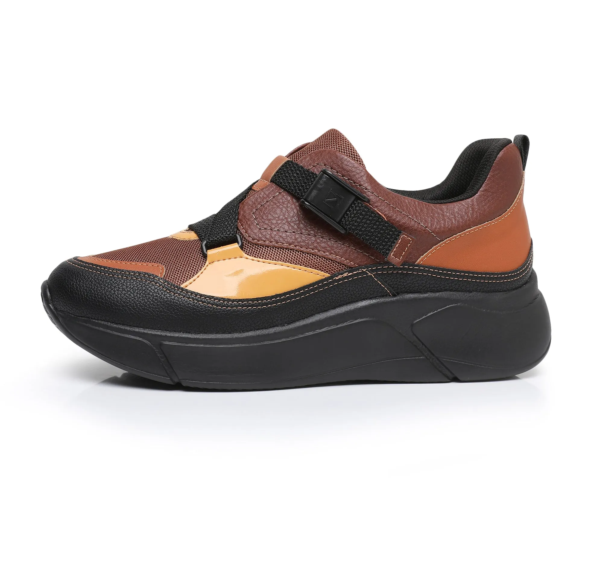 Runway-Ready Comfort Sneaker - Brown (986.003)